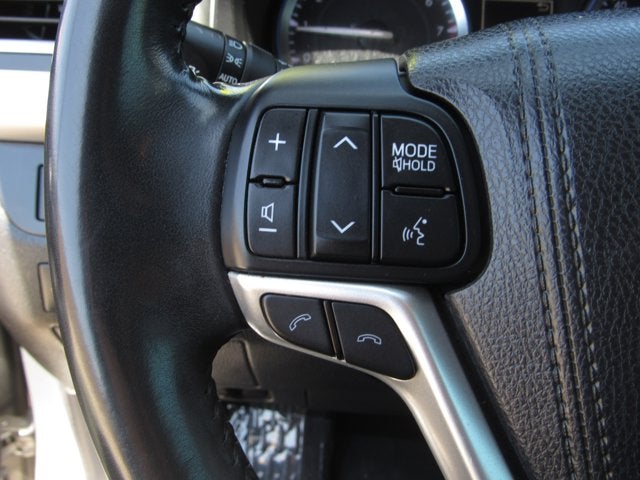 2017 Toyota Highlander SE