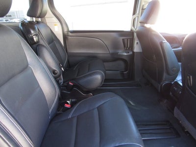 2020 Toyota Sienna SE