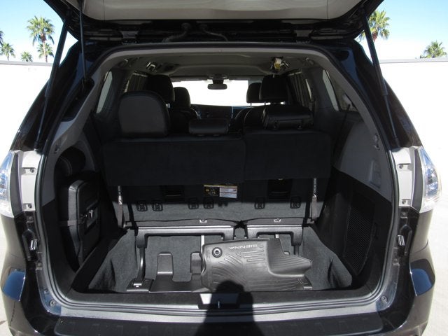 2020 Toyota Sienna SE