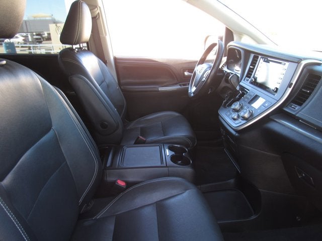 2020 Toyota Sienna SE