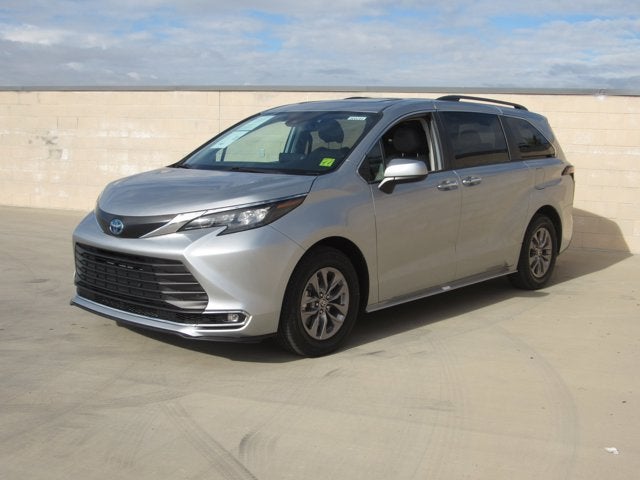 2024 Toyota Sienna XLE