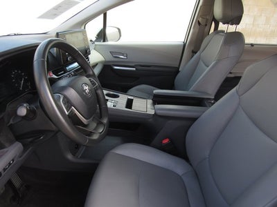 2024 Toyota Sienna XLE