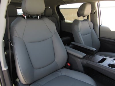 2024 Toyota Sienna XLE
