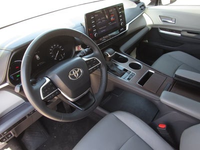 2024 Toyota Sienna XLE
