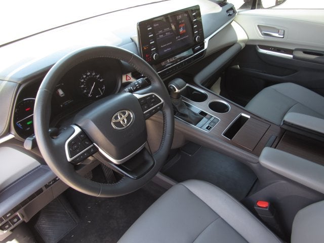 2024 Toyota Sienna XLE