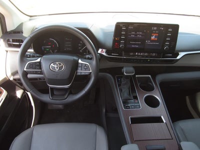 2024 Toyota Sienna XLE
