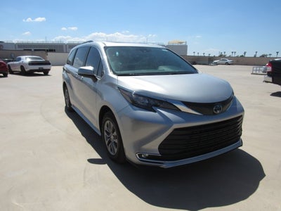 2024 Toyota Sienna XLE