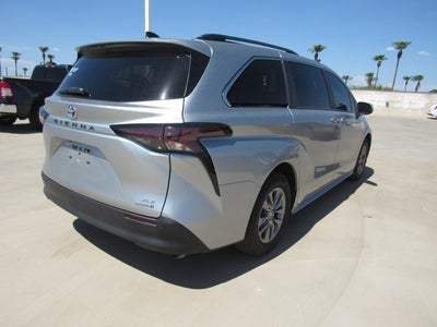 2024 Toyota Sienna XLE