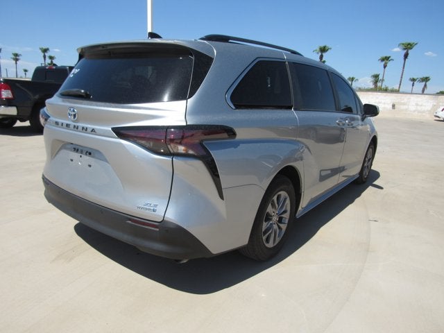 2024 Toyota Sienna XLE
