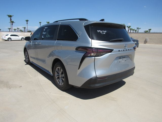 2024 Toyota Sienna XLE