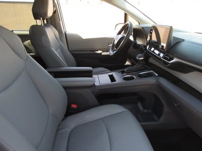 2024 Toyota Sienna XLE