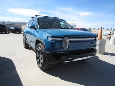 2025 Rivian R1S Adventure