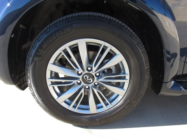 2021 INFINITI QX80 LUXE