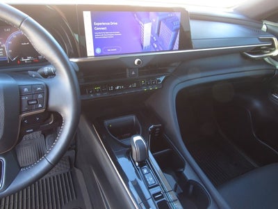 2025 Toyota Crown Signia XLE