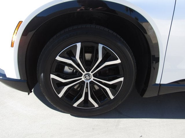 2025 Toyota Crown Signia XLE