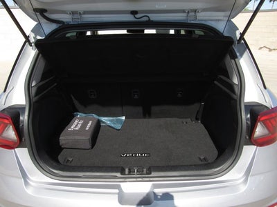 2025 Hyundai Venue SE