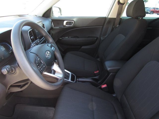 2025 Hyundai Venue SE