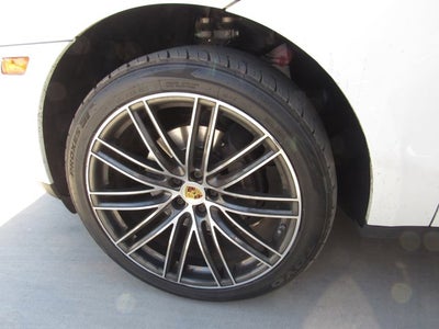 2020 Porsche Macan Base